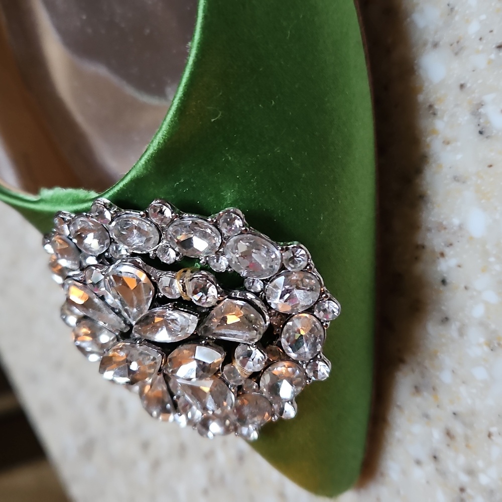 Badgley Mischka Green Satin Pointed Toe Flats with Crystal Accent. Perfection. 💚 - Picture 3 of 4